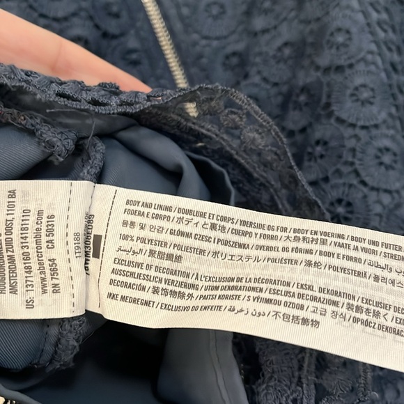 A&F Blue Eyelet Lace Crop Top - Picture 8 of 8